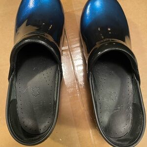 Dansko Shiny Blue Women’s Shoes worn in office